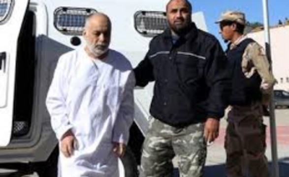 Ex-primeiro-ministro líbio em estado crítico após ser torturado, diz advogado