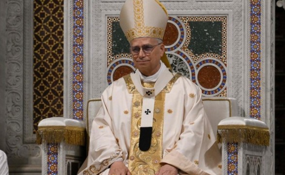 Leão XIV toma posse da cátedra do Bispo de Roma: