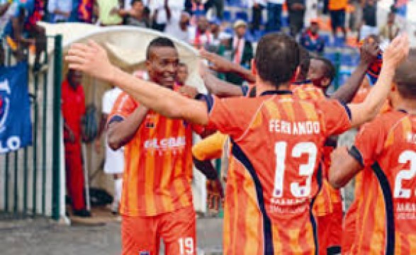 Libolo a frente do Girabola