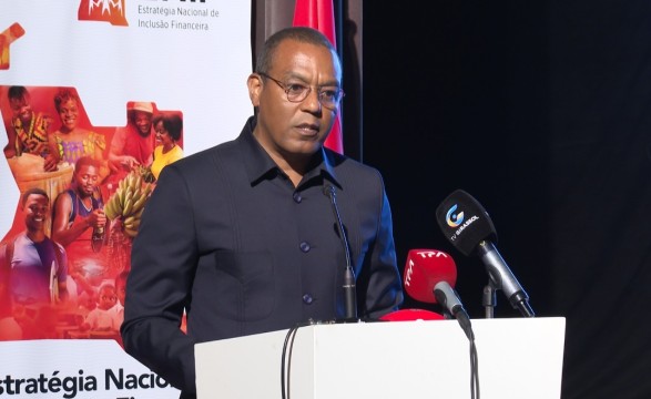 Executivo angolano pretende alcançar uma taxa de inclusão financeira de 65% da população até 2027