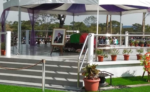 Lopitanga recebe restos mortais do fundador da UNITA