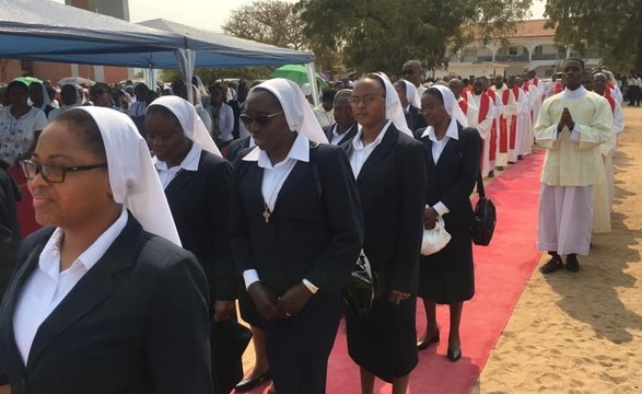 Aberto jubileu dos 50 anos da presença das irmãs do Instituto Jesus Maria e José