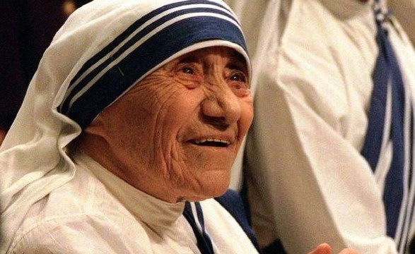 Madre Teresa: Canonização passo a passo