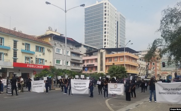 Magistrados judiciais saíram às ruas para manifestar repúdio