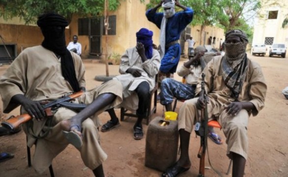 Combates no noroeste do Mali deixam dezenas de mortos