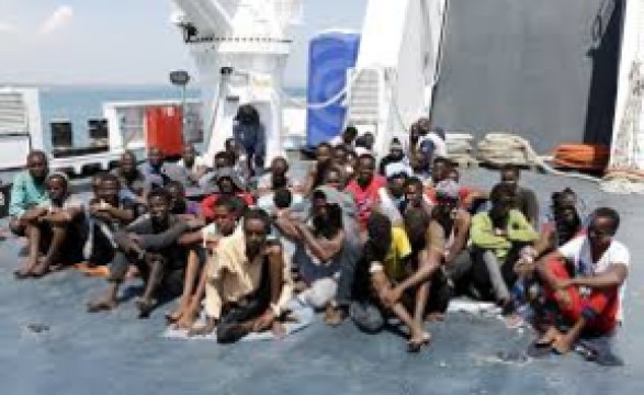 Quase três mil migrantes resgatados num só dia no mar Mediterrâneo