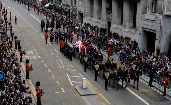 Milhares despediram-se de Margaret Thatcher nas ruas de Londres