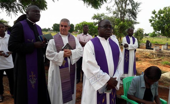 Igreja reza pelos missionários assassinados em pleno exercício pastoral em Viana