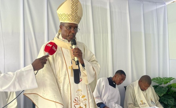 Estabelecimento prisional é lugar onde a esperança não deve faltar nunca exorta D. Mbilingi.