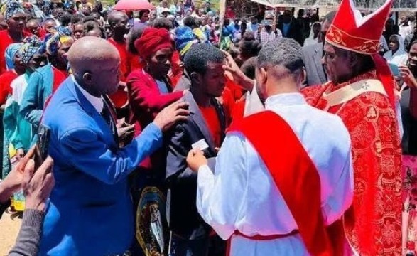 Dom Mbilingi confirma 88 fiéis na comunidade de Nossa Senhora de Fátima