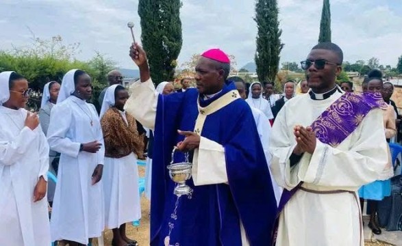 Dia dos fiéis defuntos, não é dia de luto mas sim de oração, afirma D. Mbilingi