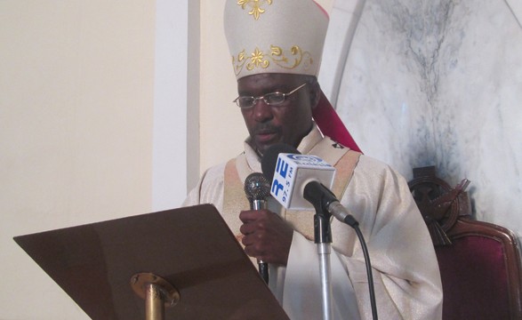 “Jesus é a palavra eterna e viva de Deus” Dom Mbilingue na missa de acção de graça
