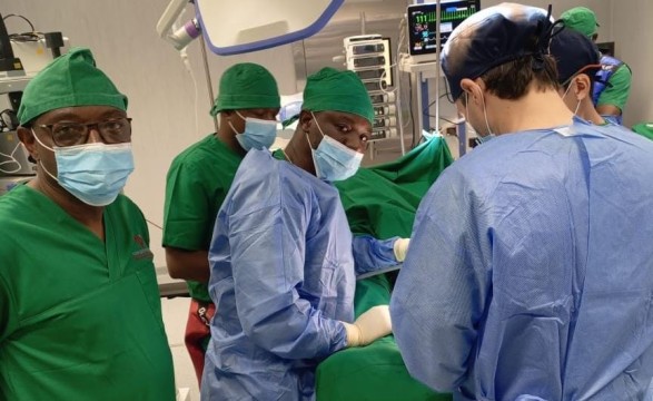 Especialistas nacionais e estrangeiros debatem cirurgia do pé e tornozelo