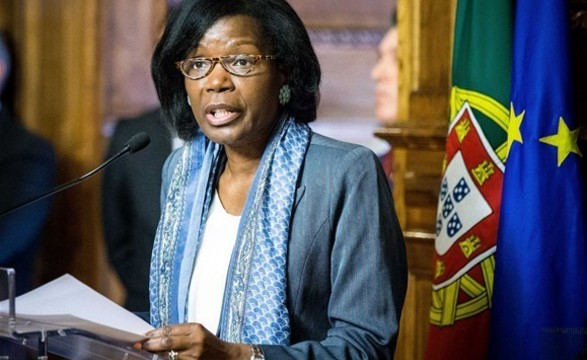 Adiamento da visita da ministra da justiça de Portugal à Angola é da conveniência de Portugal