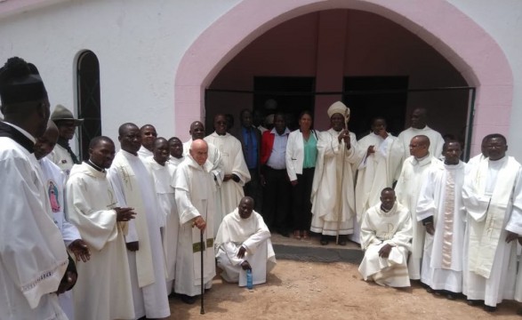 Festa no município da Cela erecção da paróquia de São José da Kissanga Kungo