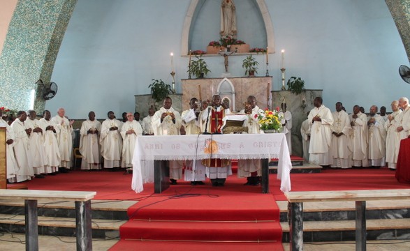 No 33º Domingo, Bispos da CEAST abrem ano da fé, com a publicação de uma nota pastoral.