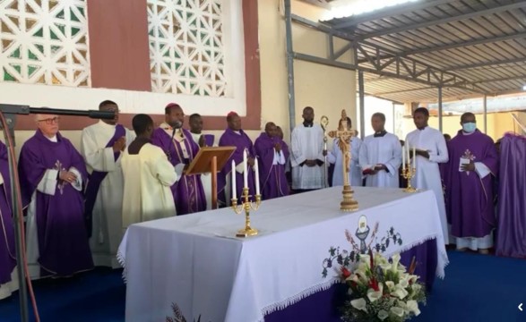 Arcebispo do Huambo considera desumano assassinato do padre vasco