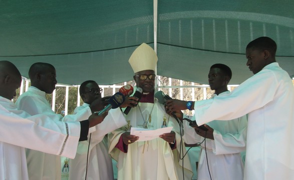 Sínodo dos Bispos e autarquias foram as intenções na celebração Eucarística de Nªsrª do Monte 