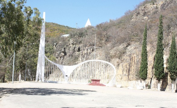 Prostituição ganha espaço ao redor da paróquia de Nªsrª do monte no Lubango
