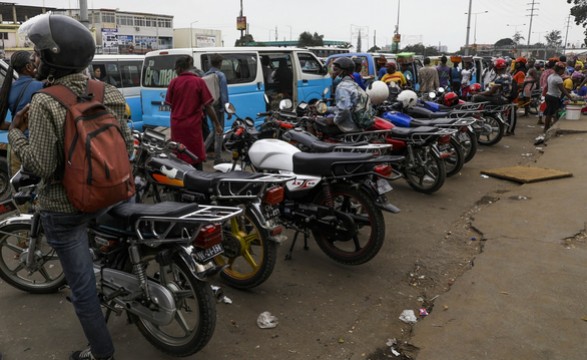 Forças políticas na oposição consideram errada e precipitada medida que impede circulação de moto-taxis