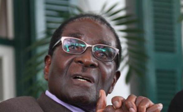 Mugabe critica Mandela pela sua acção conciliadora com os brancos