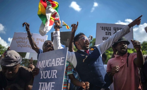 Demissão de Mugabe multiplica festejos no Zimbabué