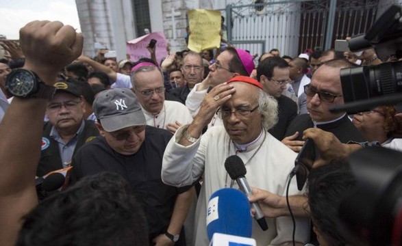 Igreja Católica condena agressão a bispos e representante do Papa