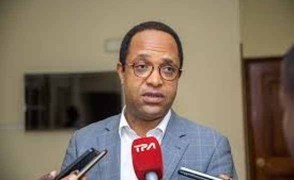 Executivo tenta evitar greve e propõe aumento faseado para jornalistas da comunicação social