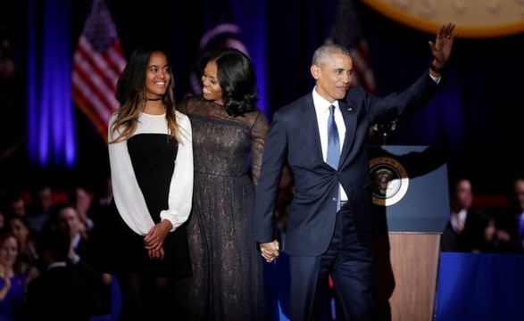 Obama se Emociona no último Discurso como Presidente dos EUA 