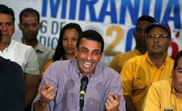 Oposição conquista maioria no Parlamento na Venezuela