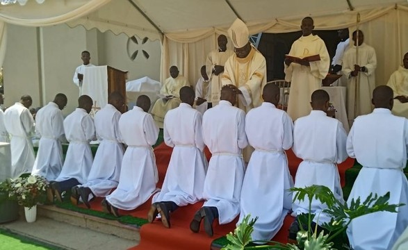 Clero Arquidiocesano do Lubango, reforçado com mais 14 diáconos