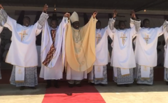 Diocese do Sumbe ganhou este sábado 6 diáconos e 1 sacerdote