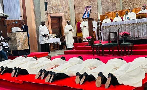 Arquidiocese de Luanda ganhou neste Sábado 8 novos diáconos