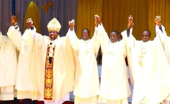Novos obreiros reforçam a pastoral na Arquidiocese do Huambo