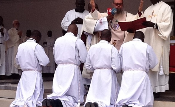 Nos 10 anos de criação diocese Viana ganhou três novos sacerdotes 