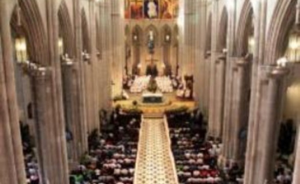 Vaticano: Via-Sacra no Coliseu com meditações de cardeal e jovens libaneses