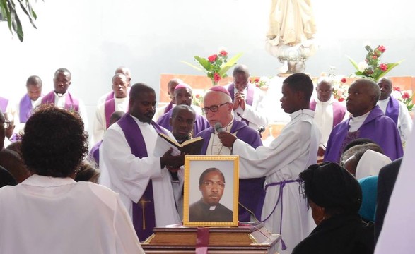 Huambo em Luto Morreu Padre José Cunha