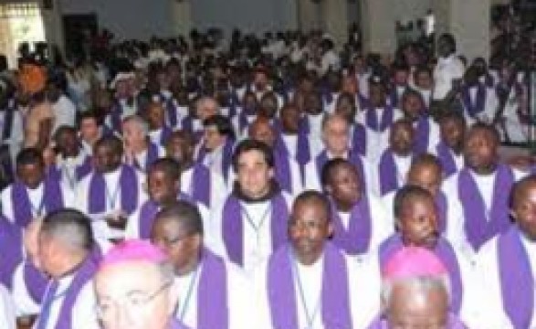 Missionários de Luanda reúnem-se hoje.
