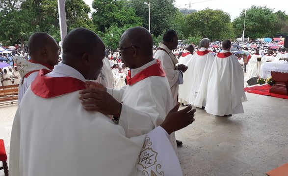 Igreja coloca restrições nas celebrações pela prevenção contra coronavirus em Angola