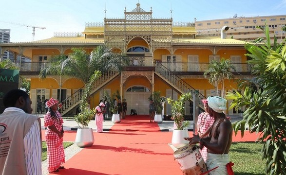 Palácio de Ferro em pleno funcionamento 