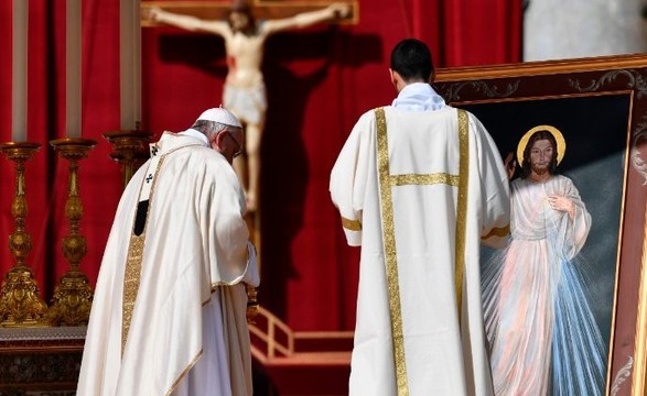 Perdão domina a homilia do Papa Francisco no Domingo da misericórdia
