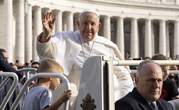 Papa apela ao compromisso político e social dos católicos