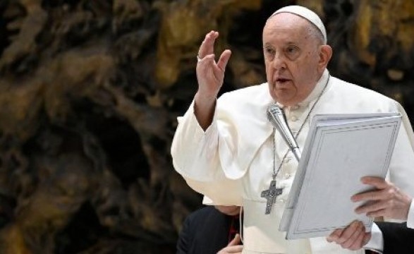 Gaza no limite, não às armas e sim à paz, diz Papa Francisco