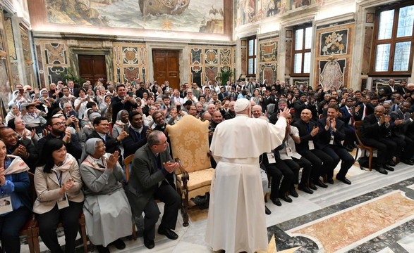 Papa elogia «diversidade» da vida religiosa, antídoto para mundo «dividido»