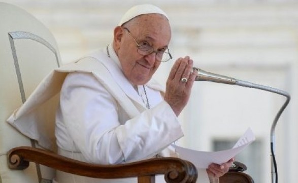 O Papa: a homilia deve ajudar a transferir a Palavra de Deus do livro para a vida