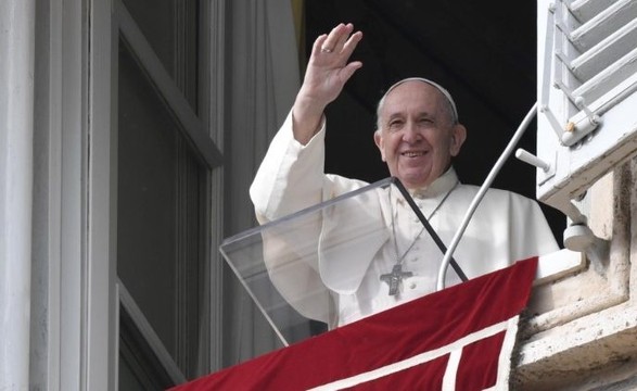 Papa no Angelus: nas tempestades da vida Deus estende sempre a sua mão