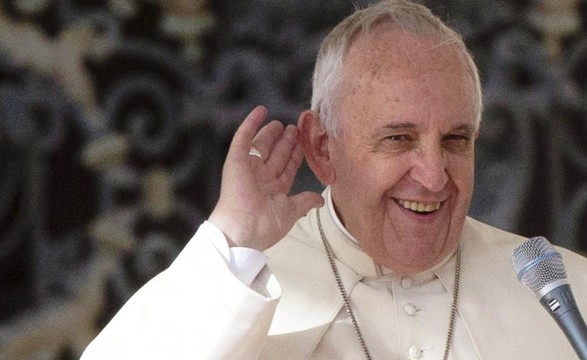 O bispo não se deve elevar mas baixar para servir – o Papa na audiência geral