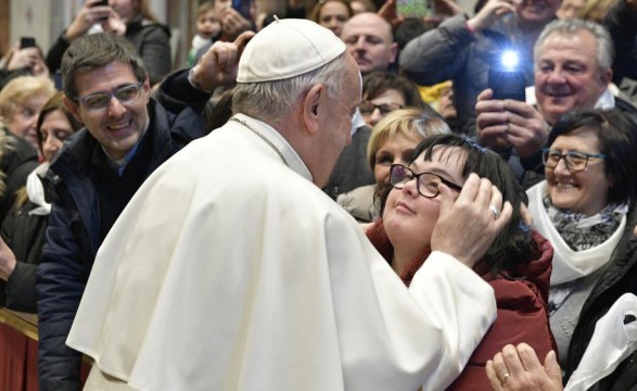 “Somos eternos mendigos de amor” Papa na audiência geral