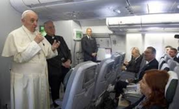 Papa Francisco falou aos jornalistas no avião regressando da Terra Santa