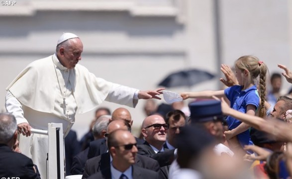 Viver a doença na família Papa Francisco na audiência geral